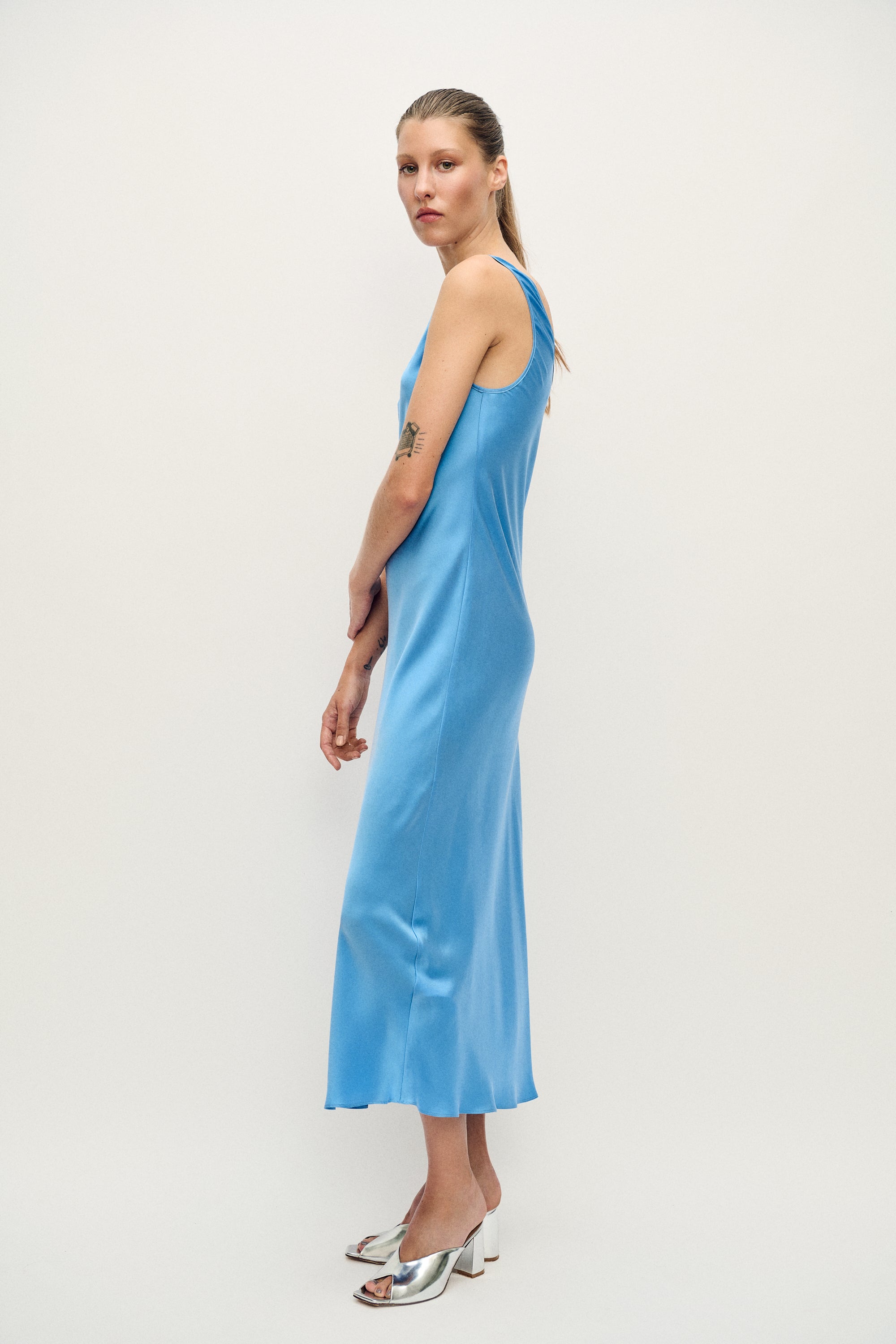 Robe col dégagé Mirage