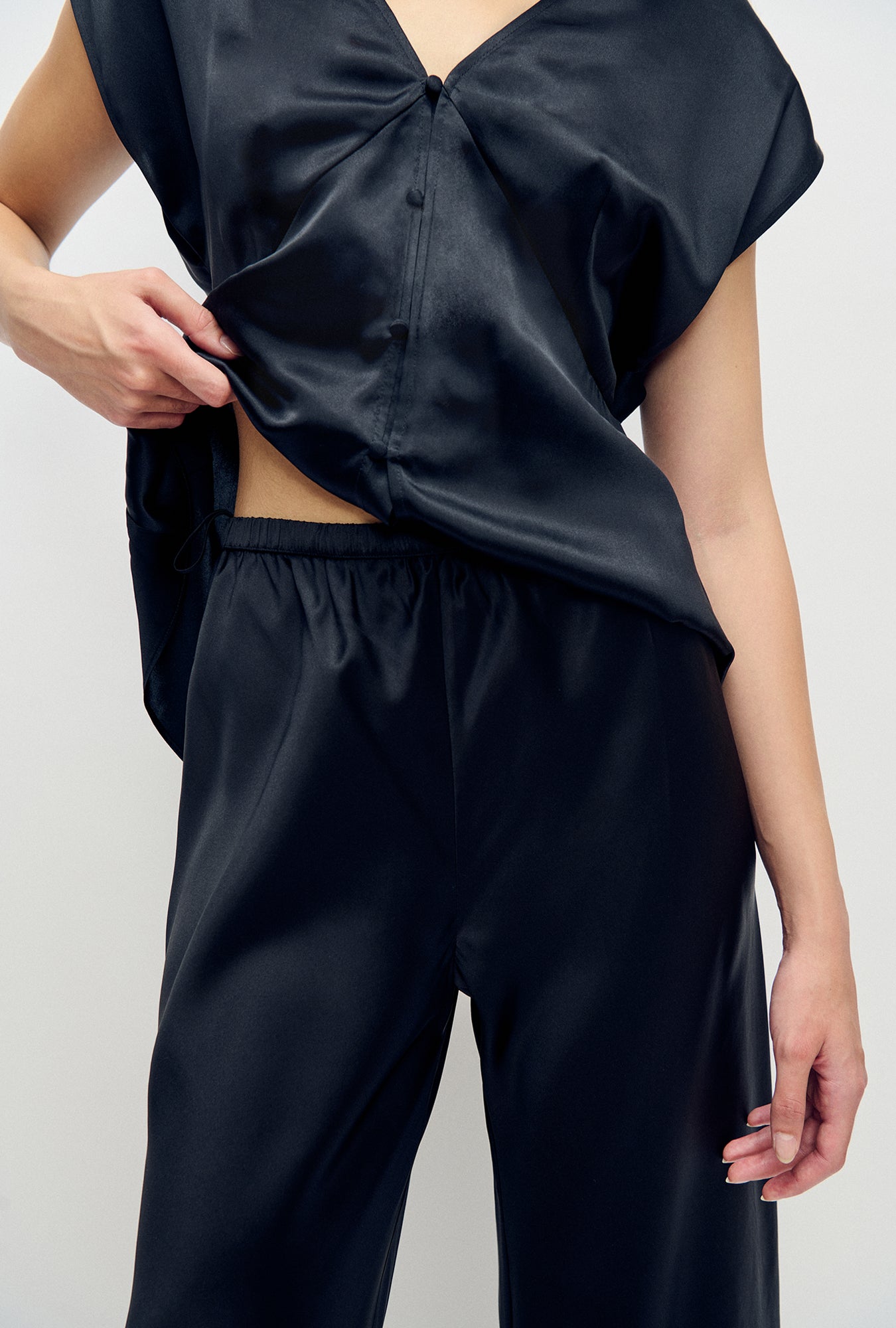 Cropped Bias Cut Pants Black
