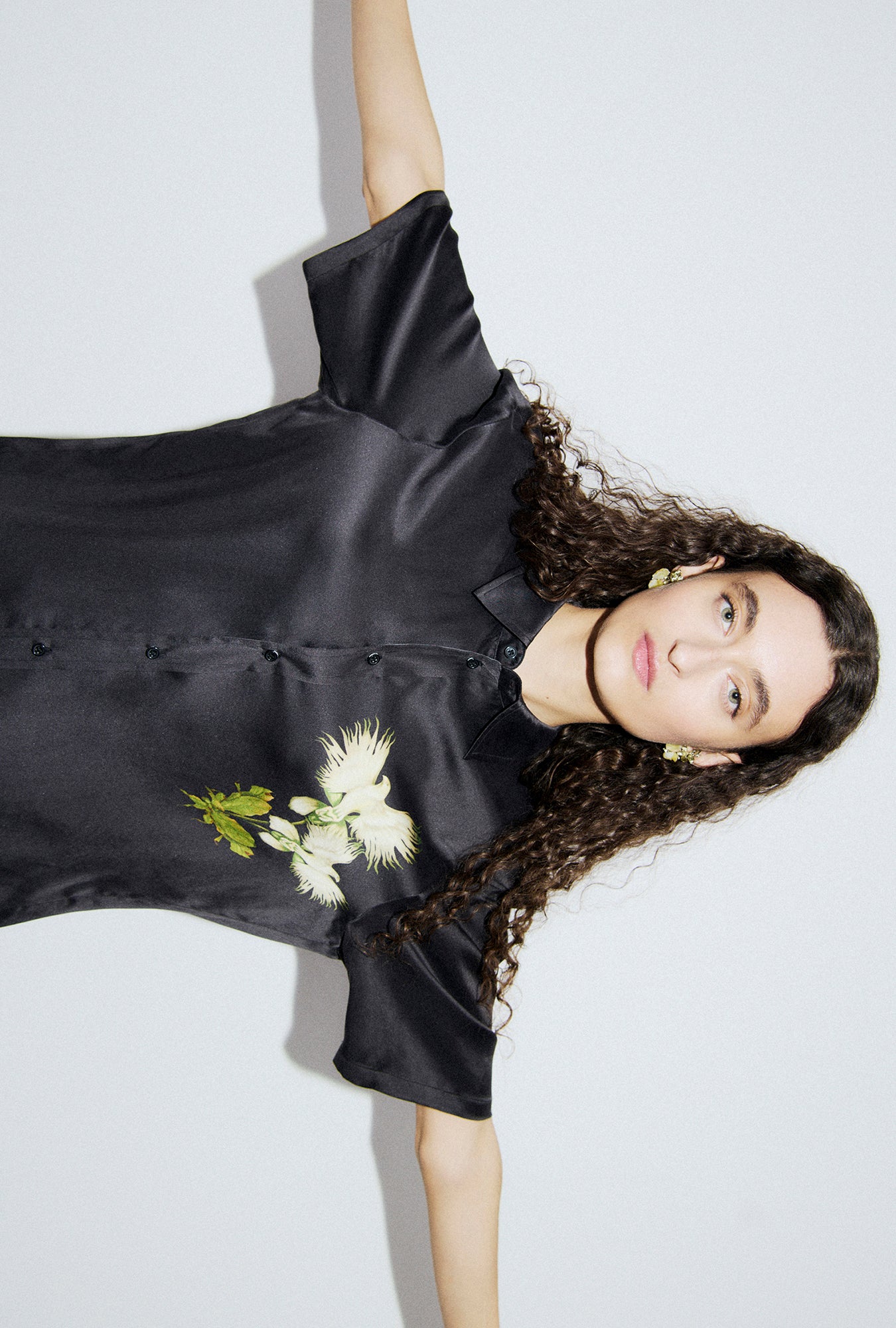 Chemise coupe décontractée à manches courtes coloris blanc cassé