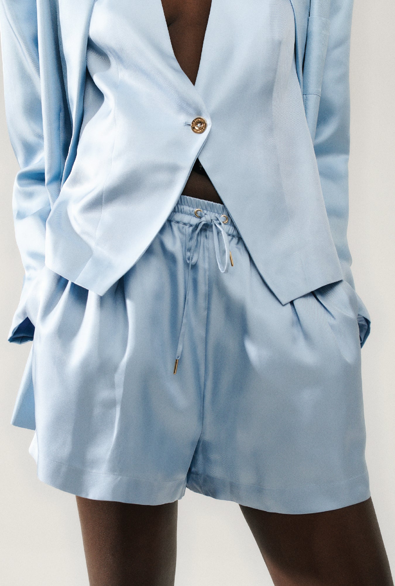 Short ample en twill de couleur ciel