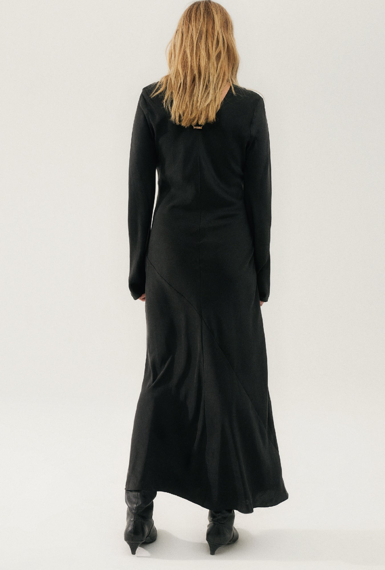 Robe longue biais manches longues noire