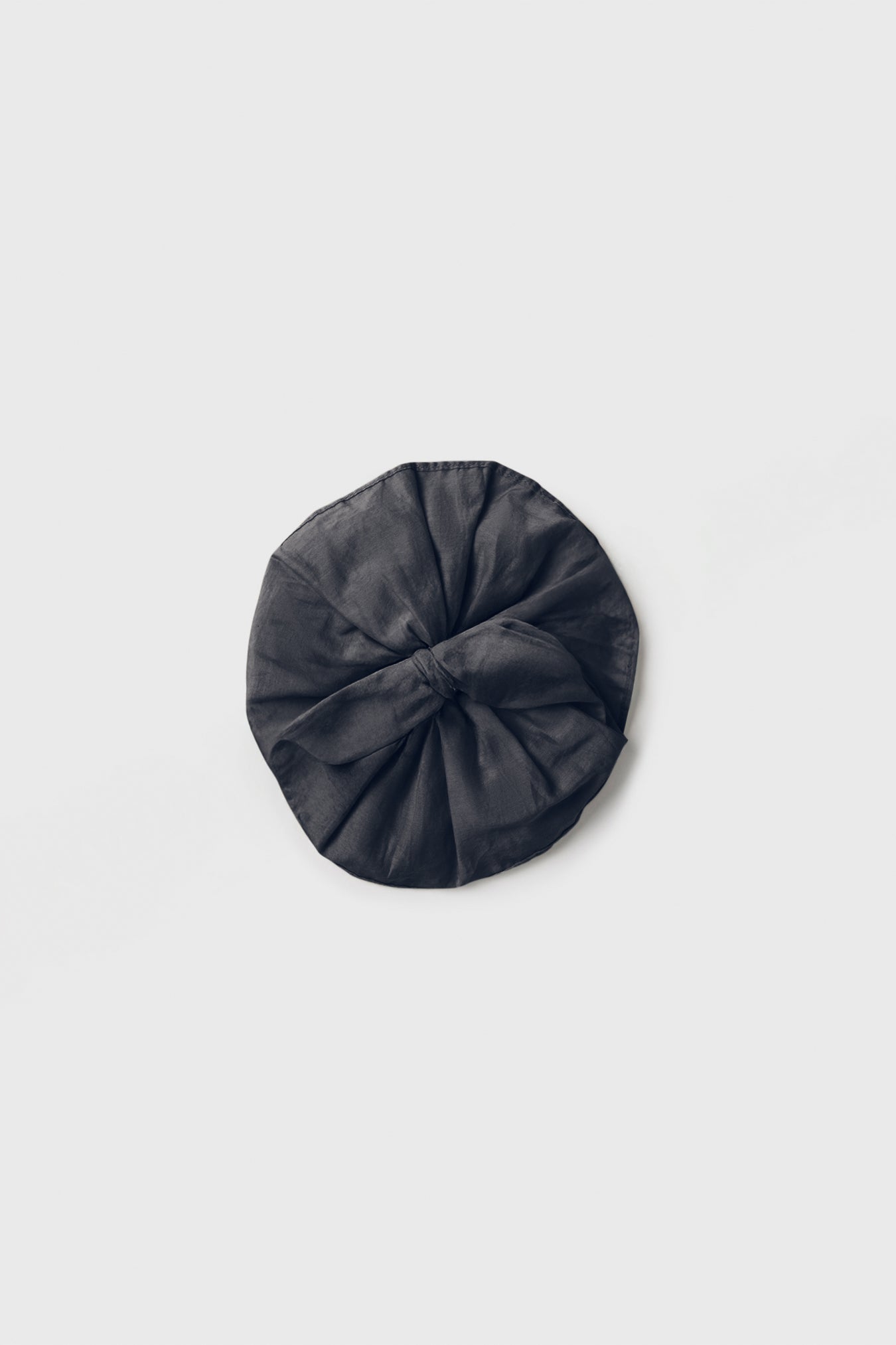 Broche noire