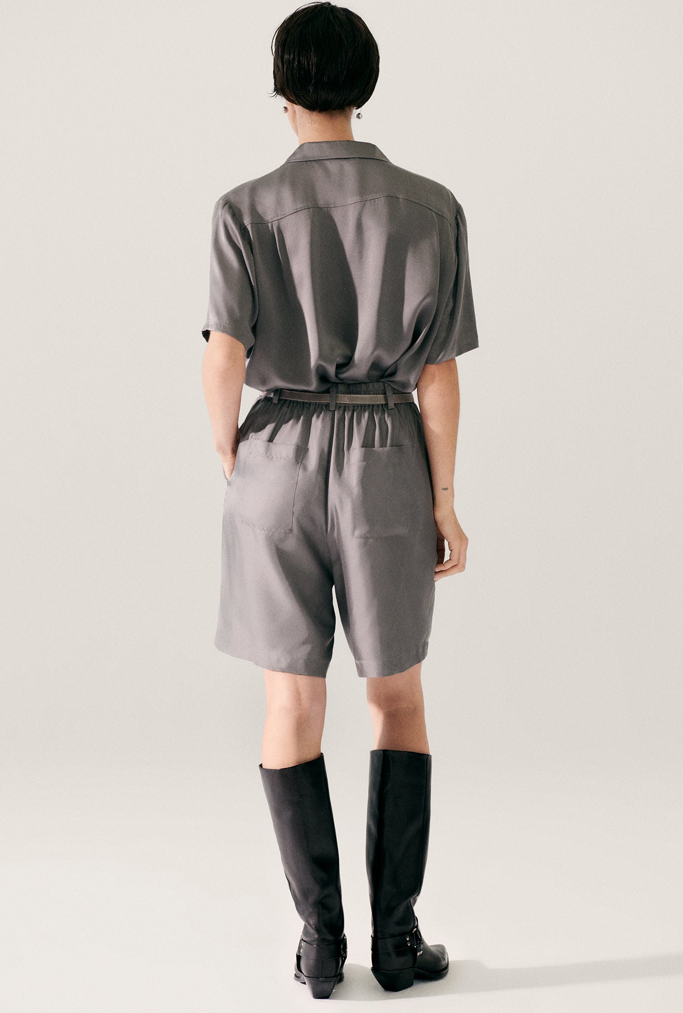 Chemise manches courtes style boyfriend gris perle
