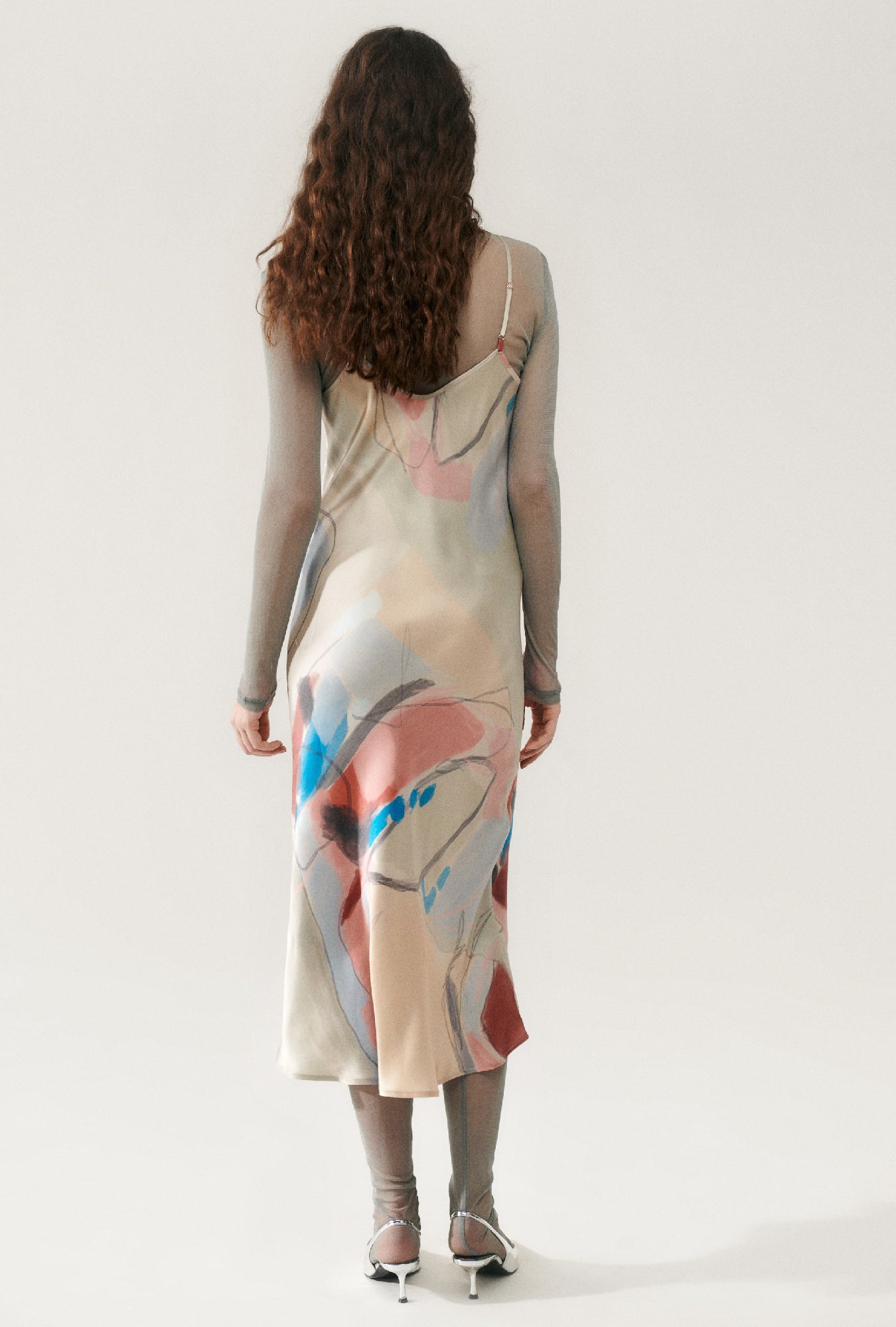 Robe nuisette expressionniste des années 90