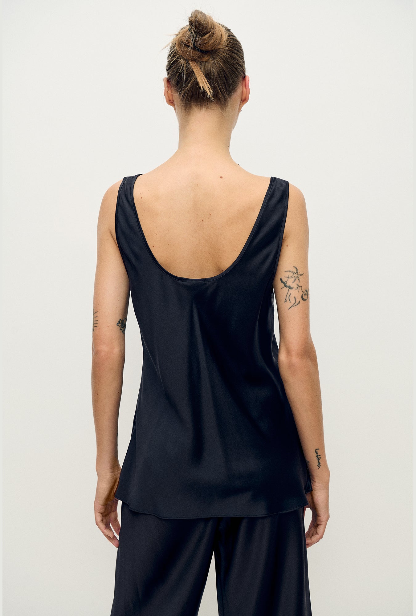 Scoop Neck Tank Black