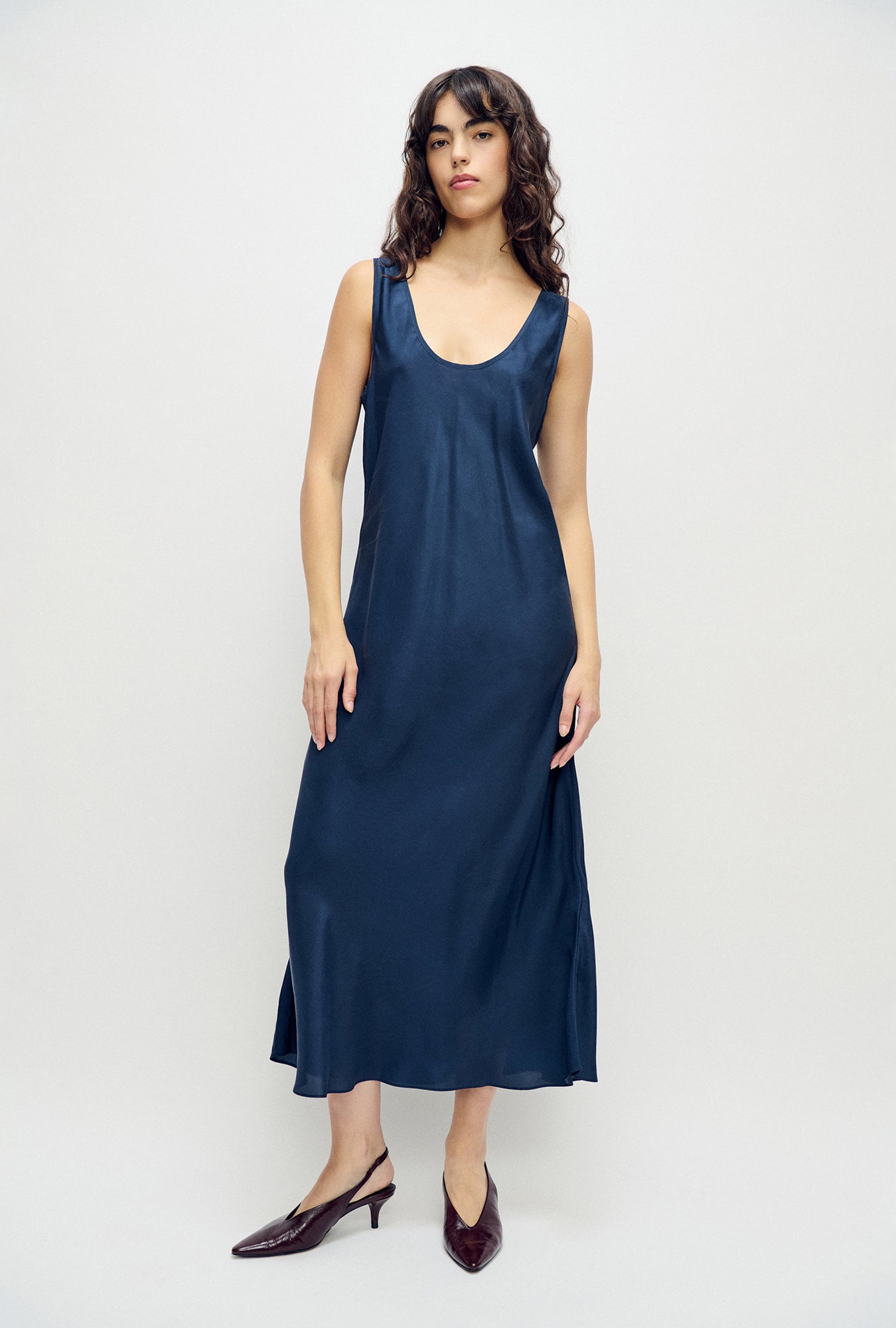 Robe habotai à encolure dégagée Midnight