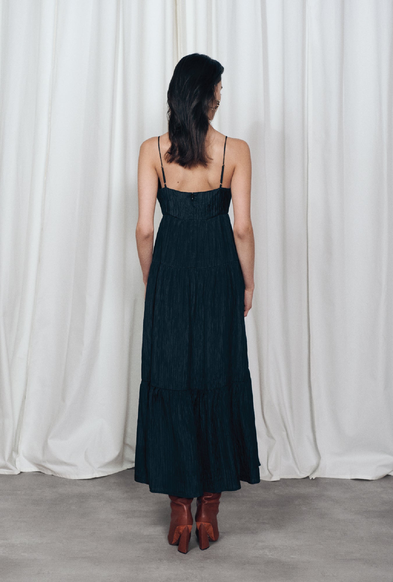 Robe froissée rebondissante noire