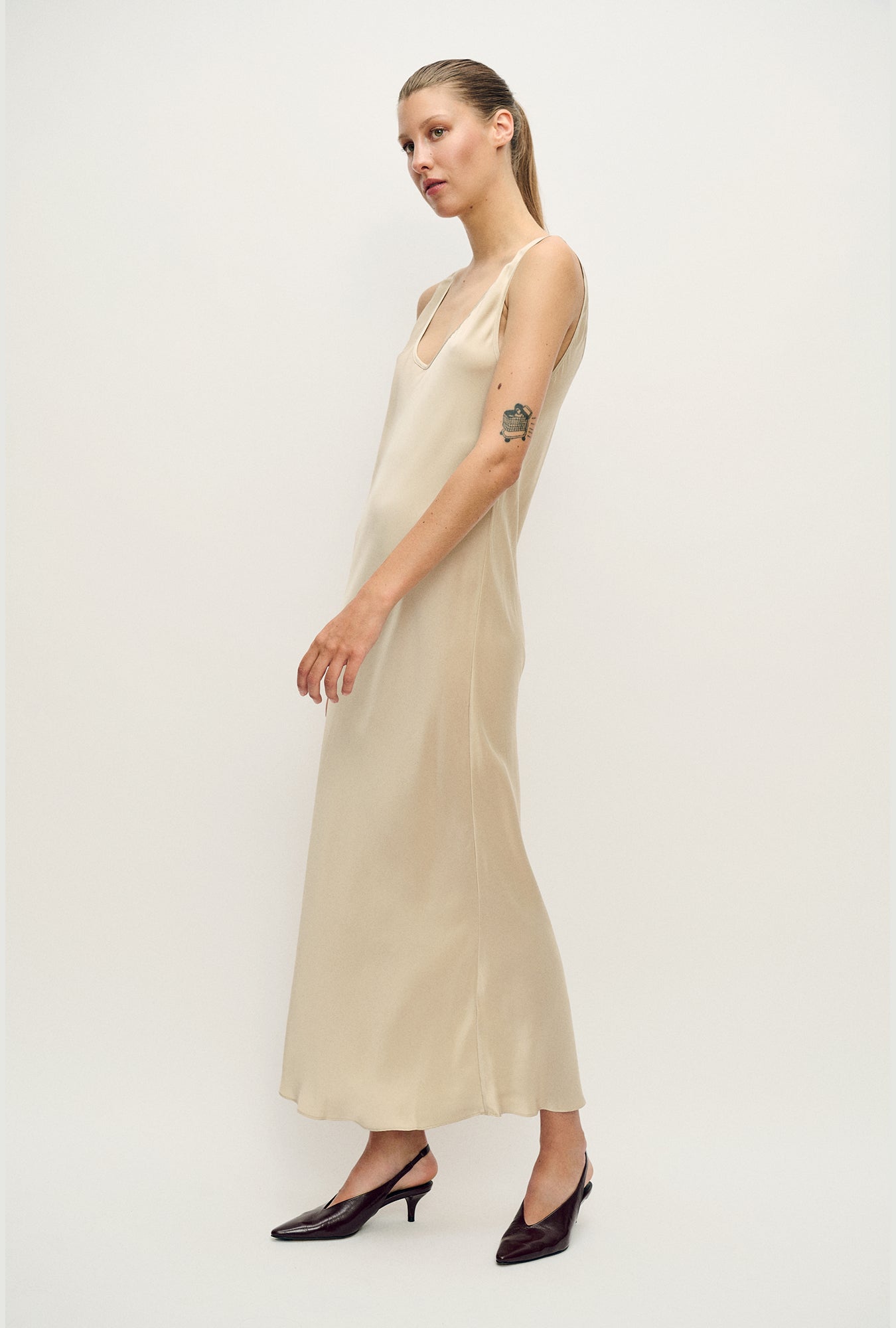 Robe Col Rond Noisette