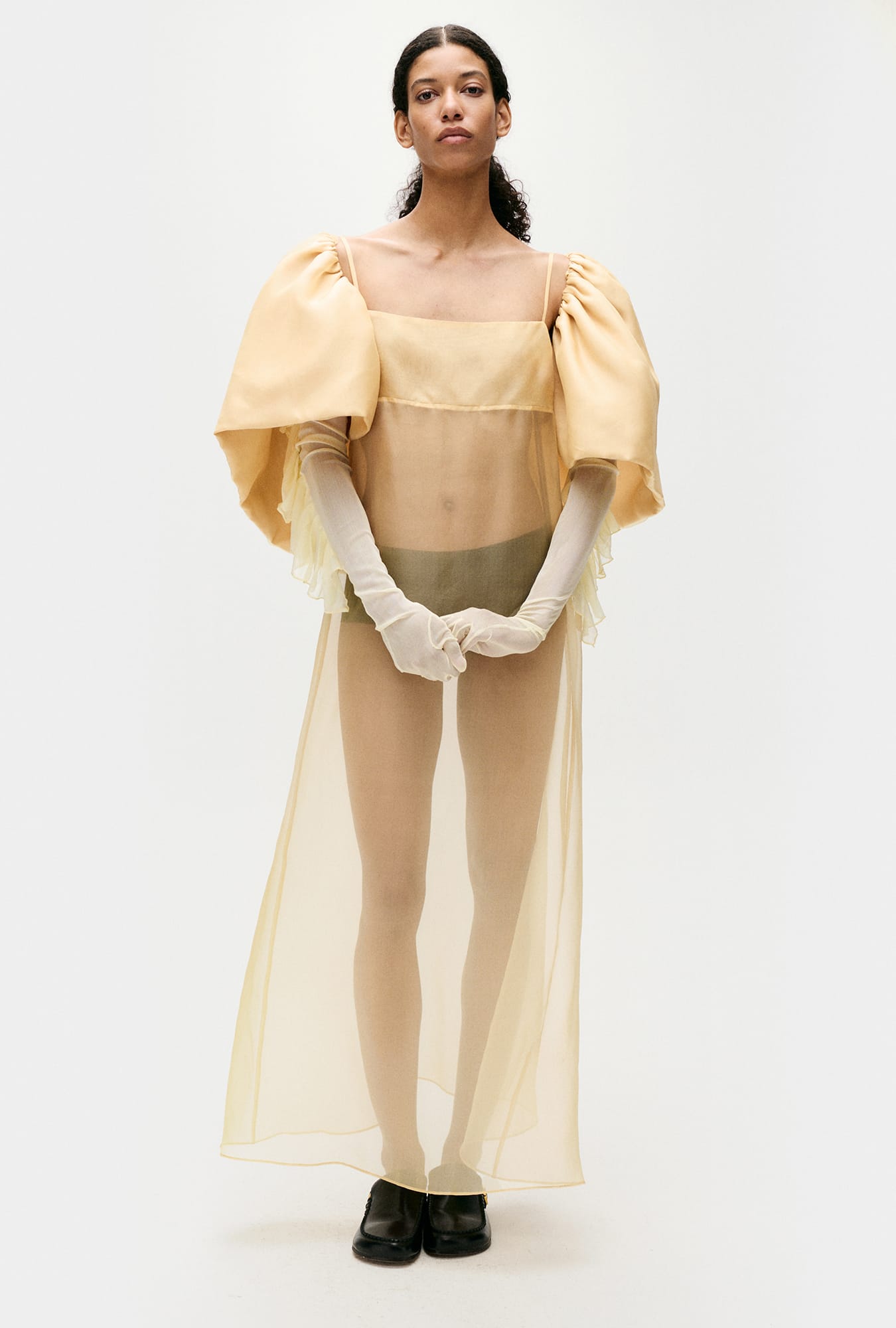 Cape en organza beige