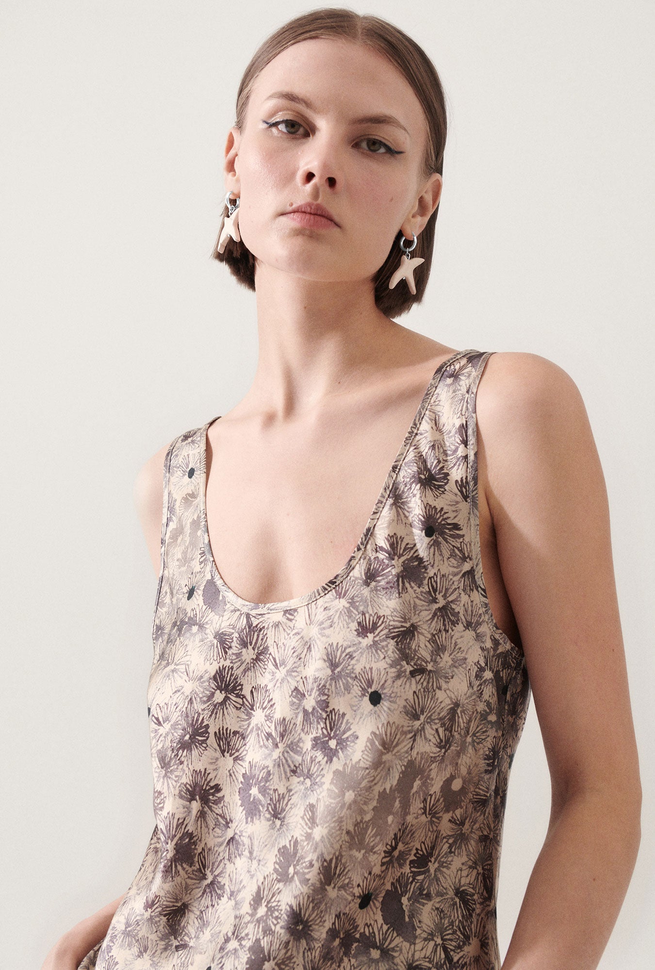 Raven Earrings White