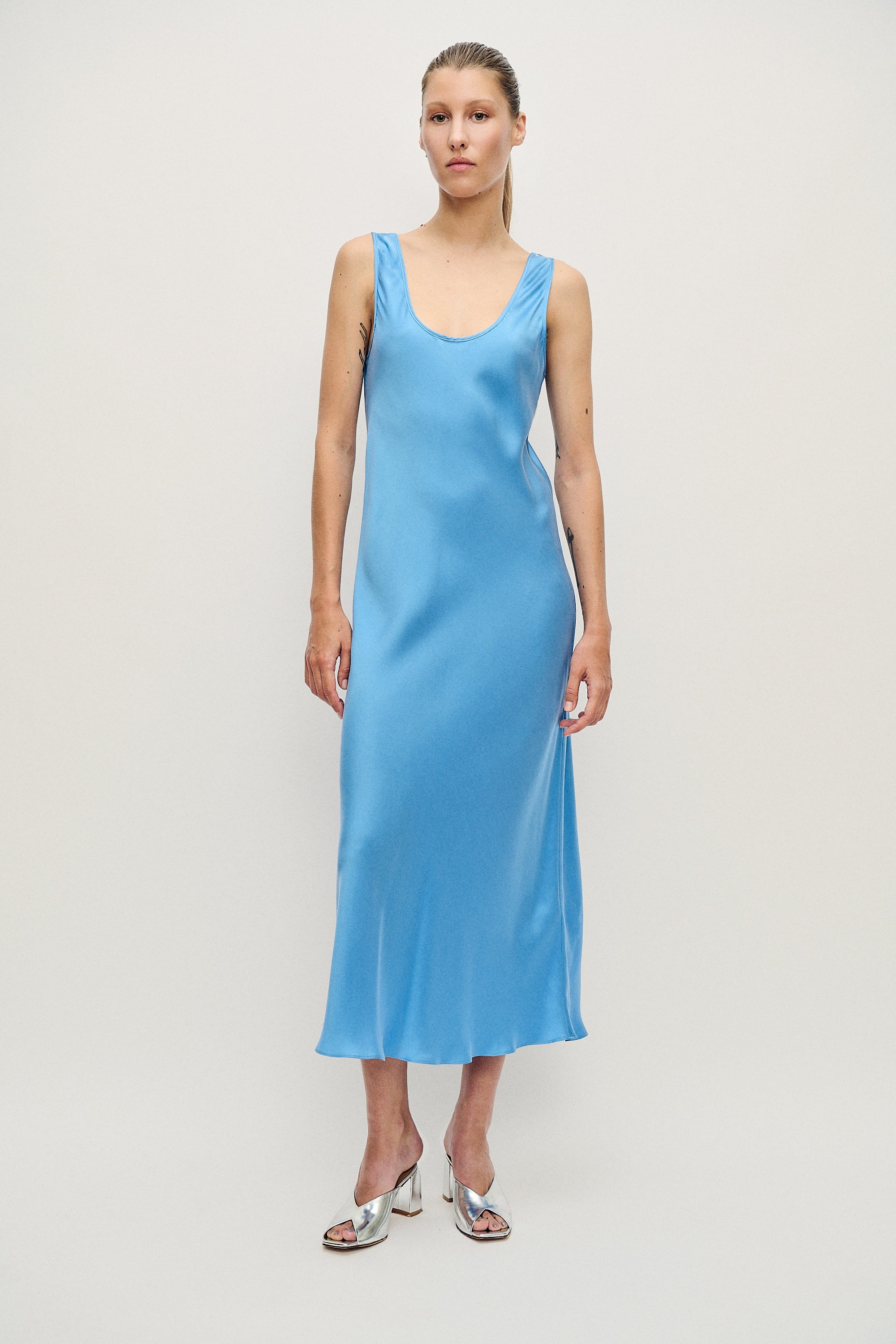 Robe col dégagé Mirage