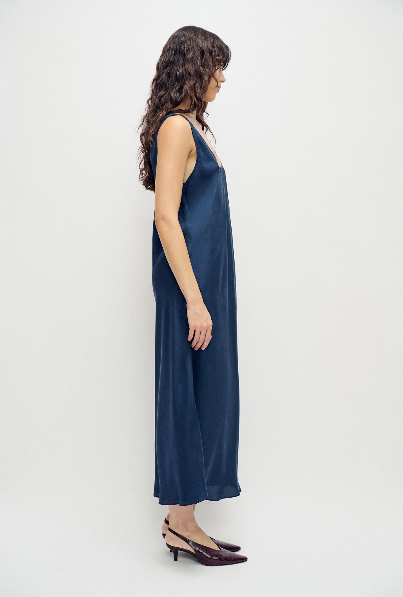 Robe habotai à encolure dégagée Midnight