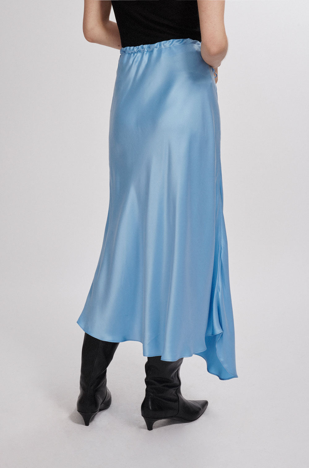 Jupe asymétrique bleu ciel