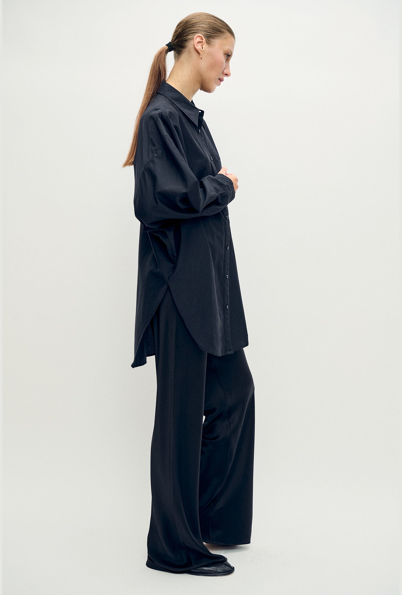 Chemise ronde en soie de coton noire