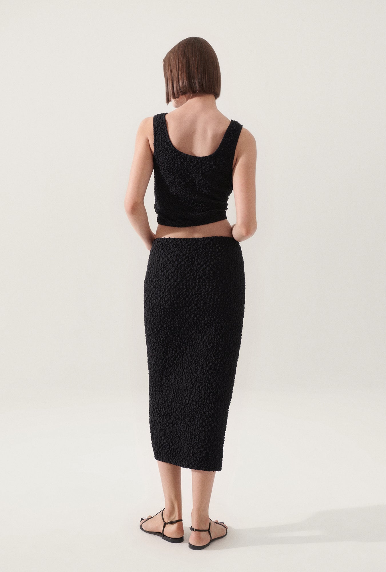 Popcorn Cropped Cami Black