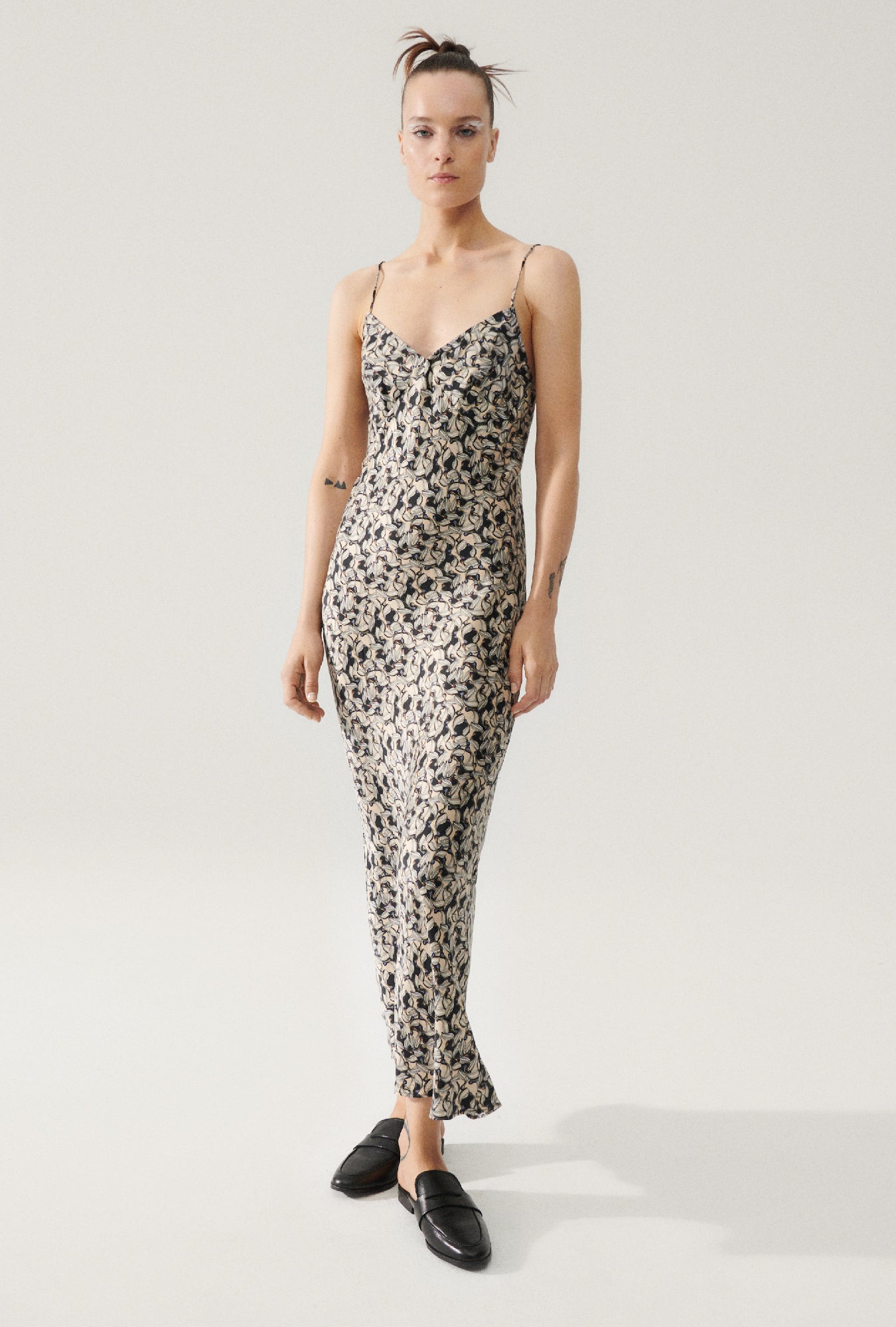 Deco Rouleau Dress Pelicans