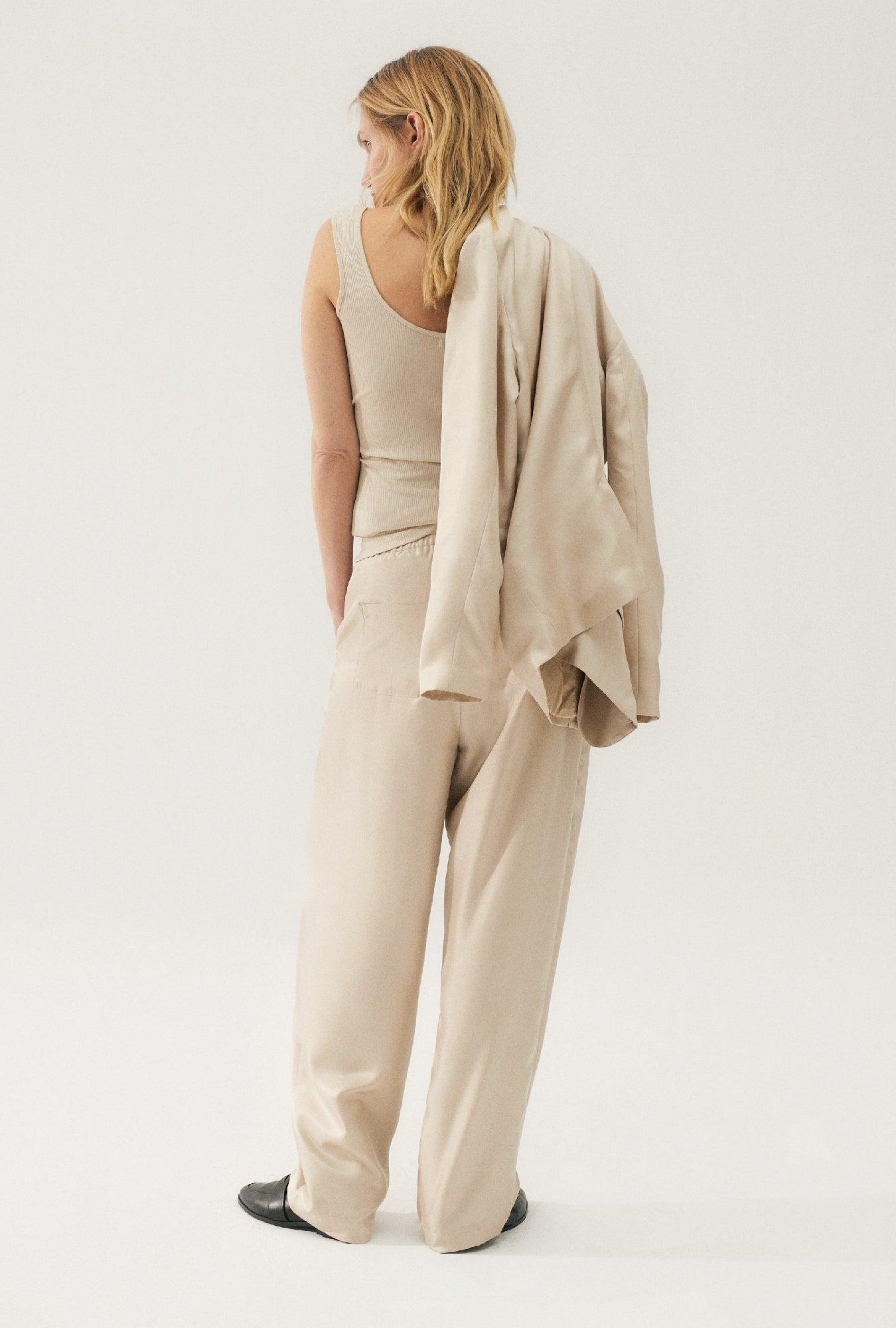 Pantalon ample en sergé noisette