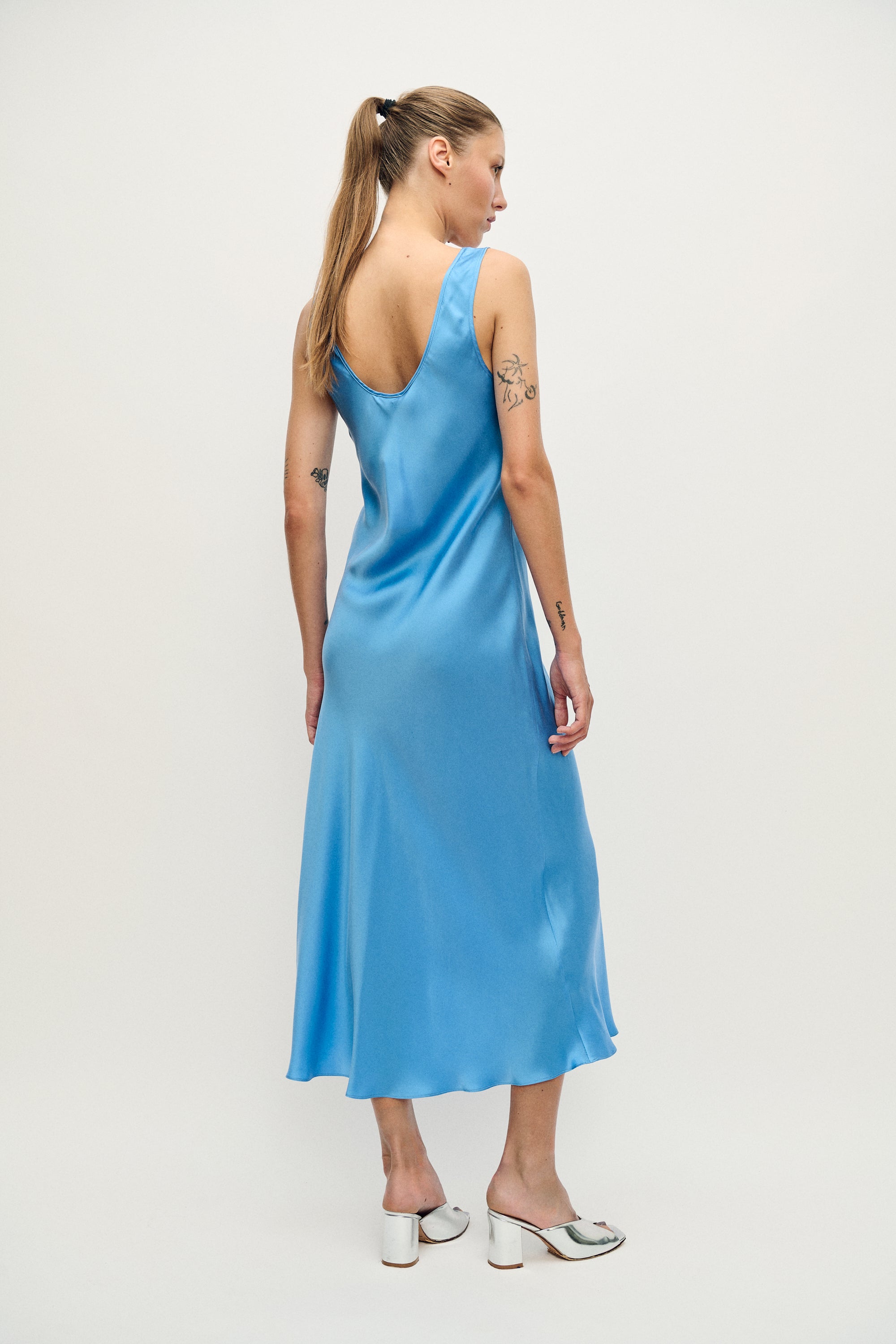Robe col dégagé Mirage