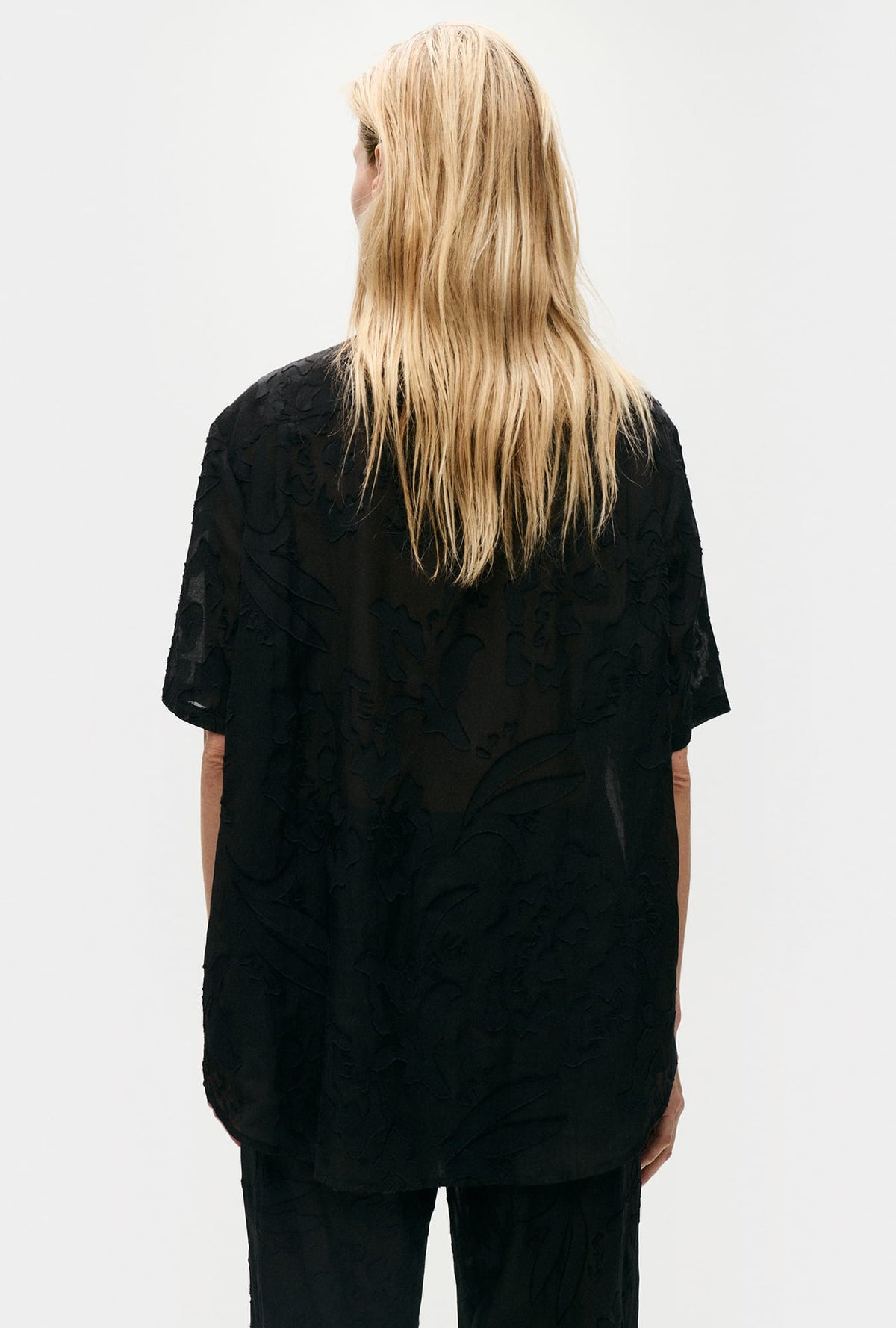 Chemise Boyfriend courte en soie à manches courtes Clip Tulipa noire